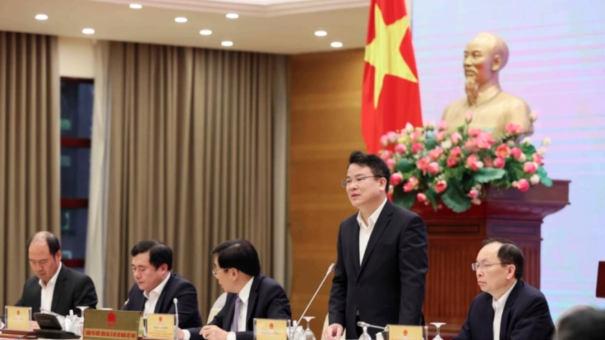 Vietnam aims for 8% economic growth with comprehensive solutions